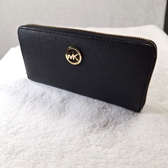 MICHAEL KORS Long Wallet MK Metal Logo Round Zip Black Plain Women's 4"x7" - Picture 5 of 10